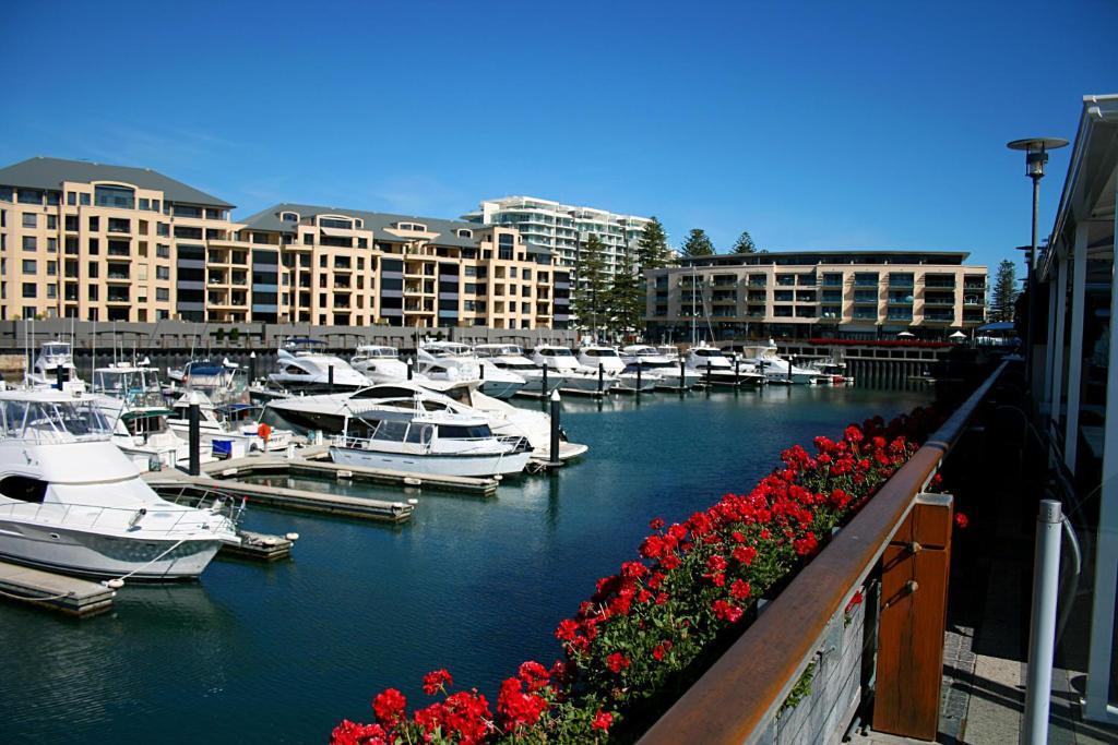 Glenelg Beach Hostel Exterior photo